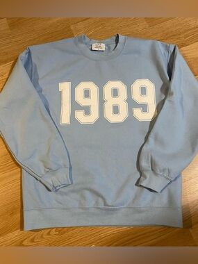 Light Blue '1989' Crewneck Sweatshirt